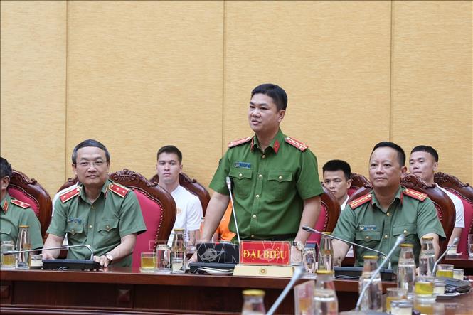 Đại tá Dương Đức Hải, Phó Giám đốc Công an Hà Nội, Chủ tịch CLB Công an Hà Nội phát biểu. Ảnh: TTXVN