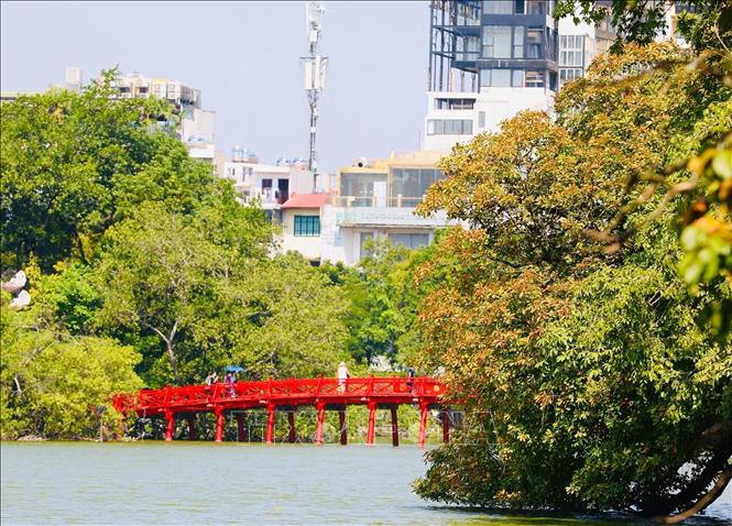 The Huc Bridge over Hoan Kiem Lake in Autumn. VNA Photo