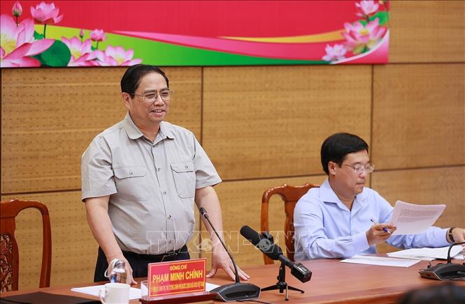 Thủ tướng Phạm Minh Chính làm việc với Ban Thường vụ Tỉnh ủy Đồng Tháp. Ảnh: Dương Giang-TTXVN
