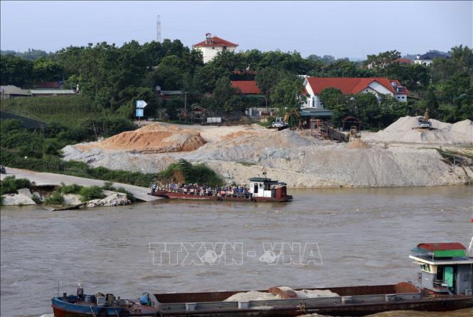 Phà Đức Bác phía bờ xã Đức Bác huyện Sông Lô tỉnh Vĩnh Phúc. Ảnh: Hoàng Hùng -TTXVN