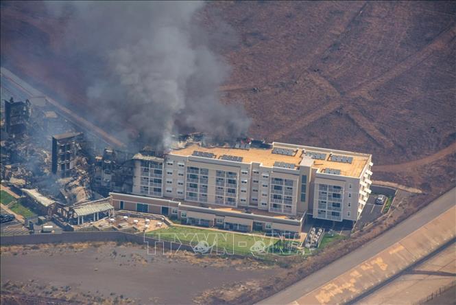Tòa nhà bị phá hủy do cháy rừng tại Maui, Hawaii, Mỹ, ngày 10/8/2023. Ảnh: THX/TTXVN