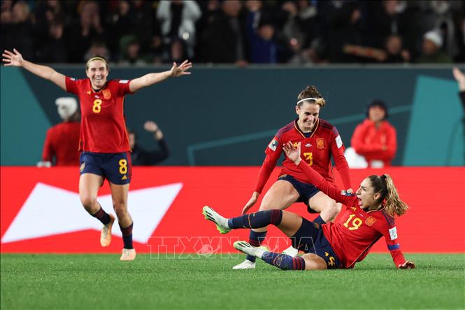 Hậu vệ Tây Ban Nha Olga Carmona (số 19) ăn mừng bàn thắng giúp đội nhà vượt qua Thụy Điển để vào Chung kết World Cup nữ 2023. Ảnh: AFP/TTXVN