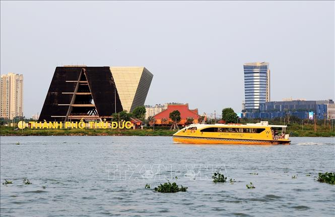 A water bus journey for tourists along the Saigon River. VNA Photo: Hồng Đạt