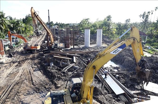 Đến trung tuần tháng 8/2023, dự án mới đạt gần 10% khối lượng xây lắp. Ảnh: Huy Hùng - TTXVN
