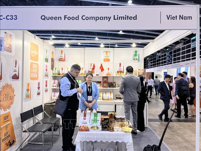 Queen Food Company's stall at the exhibition. VNA Photo: Mạc Luyện