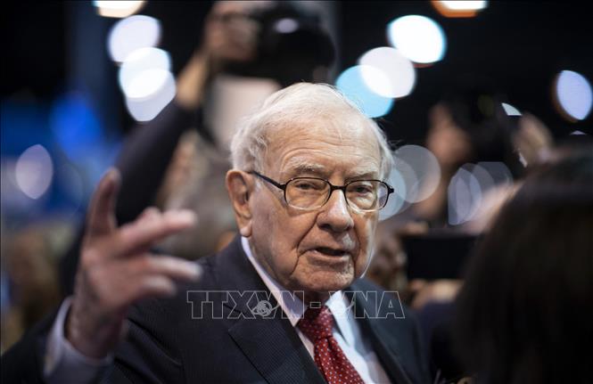 (Tư liệu) Tỷ phú Warren Buffett phát biểu với báo giới tại đại hội cổ đông thường niên của tập đoàn Berkshire Hathaway, ở Omaha, Nebraska, Mỹ, ngày 4/5/2019. Ảnh: AFP/TTXVN