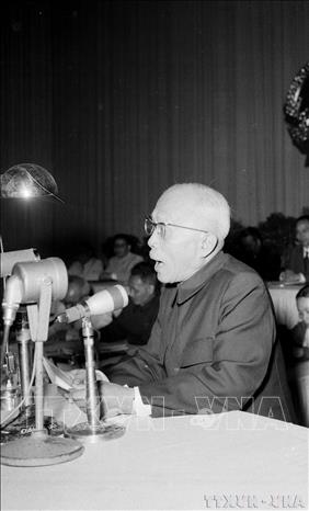 Đồng chí Tôn Đức Thắng đọc diễn văn khai mạc kỳ họp thứ chín, Quốc hội khóa I nước Việt Nam Dân chủ cộng hòa, ngày 9/12/1958, tại Hà Nội. Ảnh: Đinh Thúy - TTXVN
