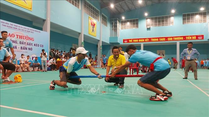 Môn đẩy gậy là một trong những môn có thế mạnh và được đồng bào các dân tộc thiểu số tỉnh Quảng Nam yêu thích. Ảnh: Đoàn Hữu Trung-TTXVN 
