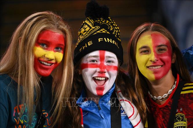 Cổ động viên trong trận chung kết World Cup nữ 2023 giữa tuyển Tây Ban Nha và tuyển Anh. Ảnh: AFP/TTXVN