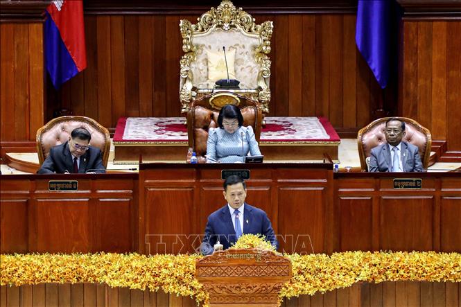 Thủ tướng Chính phủ Hoàng gia Campuchia Hun Manet (giữa) phát biểu tại kỳ họp thứ I Quốc hội khóa VII ở Phnom Penh, ngày 22/8/2023. Ảnh: AFP/TTXVN