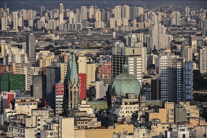 Quang cảnh thành phố Sao Paulo, Brazil ngày 23/8/2023. Ảnh: AFP/TTXVN