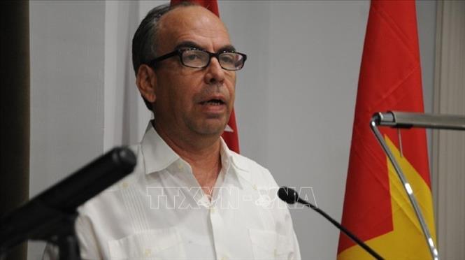 Đồng chí Rogelio Polanco Fuentes, Bí thư Trung ương Đảng, Trưởng Ban Tư tưởng Trung ương Đảng Cộng sản Cuba phát biểu tại buổi hội thảo. Ảnh: Mai Phương-Pv TTXVN tại Cuba
