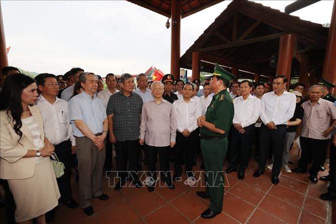 Trong ảnh: Tổng Bí thư Nguyễn Phú Trọng thăm Cửa khẩu quốc tế Hữu Nghị. Ảnh: Trí Dũng– TTXVN