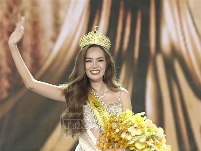 Trong ảnh: Khoảnh khắc Lê Hoàng Phương đăng quang Hoa hậu Hòa bình Việt Nam 2023. Ảnh: TTXVN phát