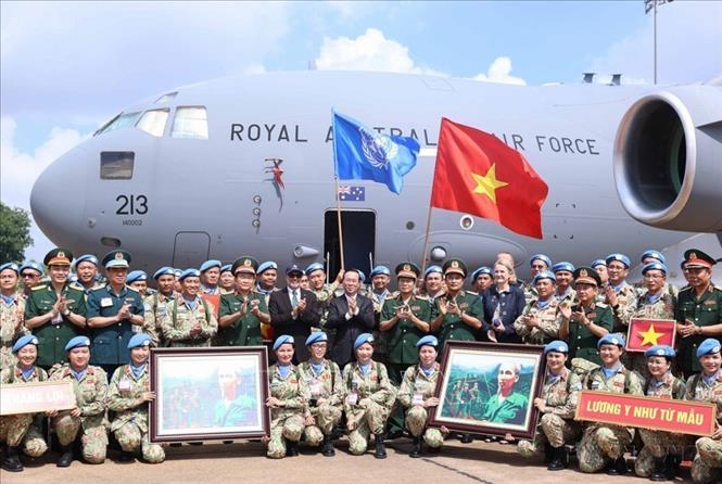 Chủ tịch nước Võ Văn Thưởng dự Lễ xuất quân Bệnh viện dã chiến cấp 2 số 5 và Đội công binh số 2 lên đường thực hiện nhiệm vụ gìn giữ hòa bình LHQ tại Nam Sudan (2023). Ảnh: Thống Nhất – TTXVN