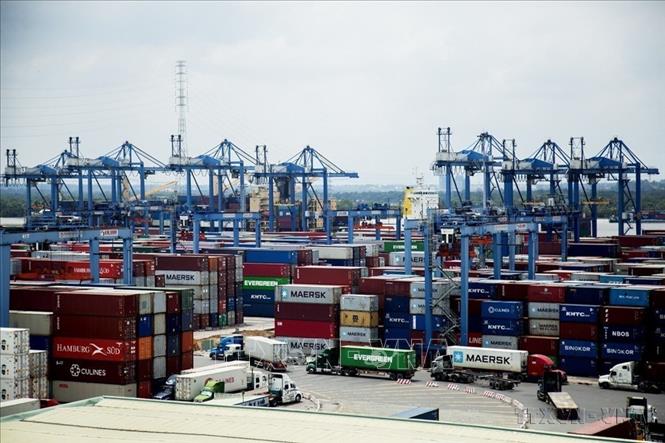 Tân Cảng Sài Gòn - cảng hiện đại và lớn nhất Việt Nam với thị phần container xuất nhập khẩu chiếm trên 90% khu vực phía Nam và hơn 60% thị phần cả nước. Ảnh: Hồng Đạt - TTXVN