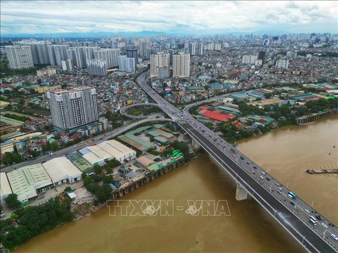 Cầu Vĩnh Tuy 2 đưa vào hoạt động sẽ giảm tải cho cầu Vĩnh Tuy 1. Ảnh: Tuấn Anh - TTXVN