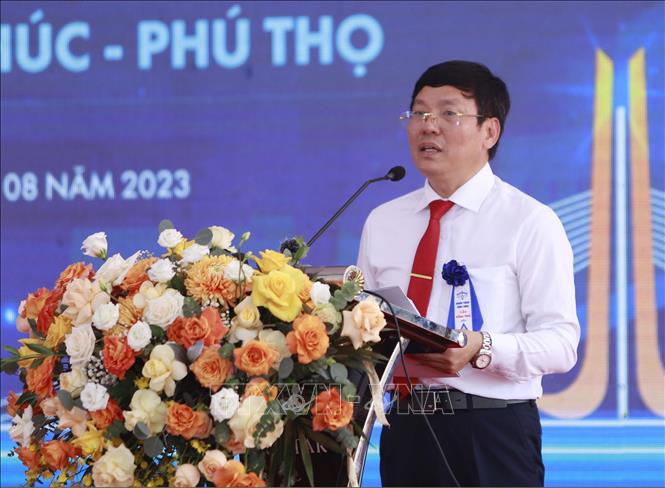 Chủ tịch UBND tỉnh Vĩnh Phúc Lê Duy Thành phát biểu tại buổi lễ. Ảnh: Hoàng Hùng -TTXVN 