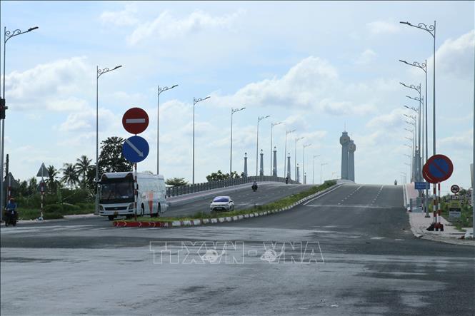 12km trong tổng số 23km của đường Vành đai TP. Tân An đã thông xe. Ảnh: Bùi Giang - TTXVN