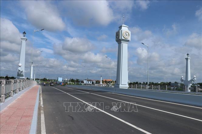 12km trong tổng số 23km của đường Vành đai TP. Tân An đã thông xe. Ảnh: Bùi Giang - TTXVN