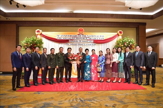 Đại diện Đại sứ quán các nước tại Thái Lan đến dự và chúc mừng. Ảnh: Huy Tiến - PV TTXVN tại Thái Lan