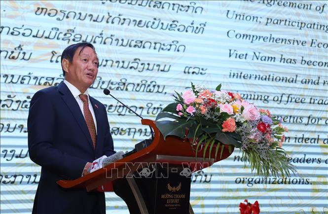 Đại sứ Việt Nam tại Lào Nguyễn Bá Hùng phát biểu tại buổi lễ. Ảnh: Phạm Kiên - Phóng viên TTXVN tại Lào