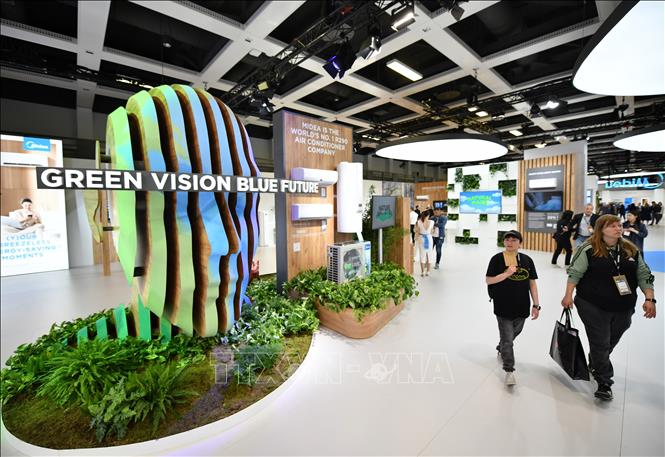 vna potal khai mac trien lam hang dien tu tieu dung tai duc stand
