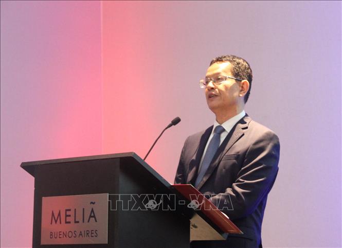 Đại sứ Việt Nam tại Argentina Dương Quốc Thanh phát biểu tại lễ kỷ niệm. Ảnh: Ngọc Tùng - PV TTXVN tại Argentina