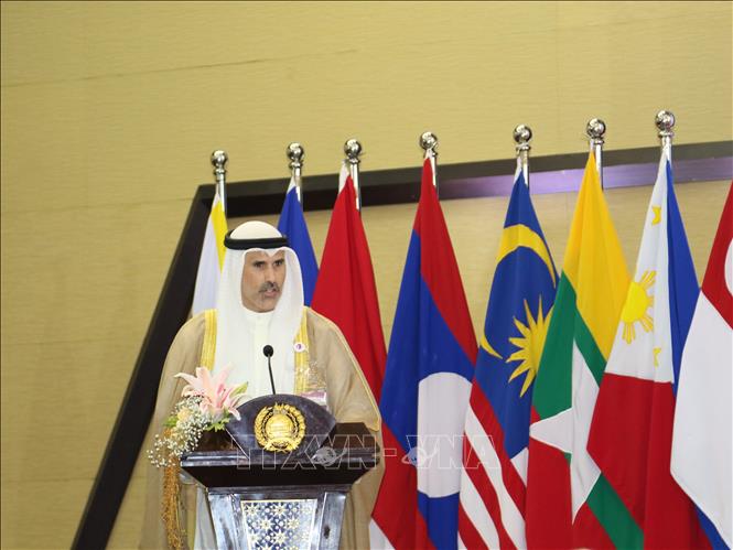 Thứ trưởng Ngoại giao Kuwait Sheikh Jarrah Jaber Al Ahmad al Sabah phát biểu. Ảnh: Đào Trang - PV TTXVN tại Indonesia