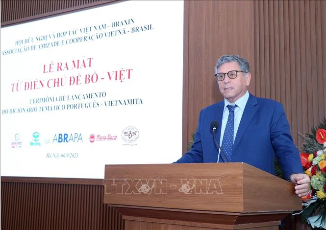 Brazilian Ambassador to Vietnam Marco Farani speaks at the ceremony. VNA Photo
