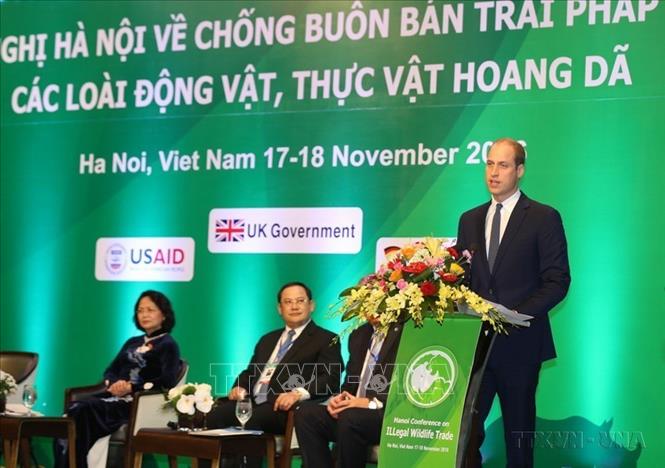 Công tước xứ Cambridge, Hoàng tử Anh William Arthur Philip Louis phát biểu tại phiên khai mạc Hội nghị quốc tế cấp cao lần thứ 3 về chống buôn bán trái pháp luật các loài động vật, thực vật hoang dã, tổ chức tại Hà Nội ngày 17 - 18/11/2016. Ảnh: Vũ Sinh - TTXVN