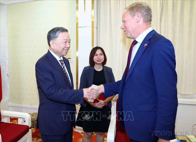  Đại tướng Tô Lâm, Bộ trưởng Bộ Công an tiếp ông Matthew Rycroft, Quốc Vụ khanh Bộ Nội vụ Anh thăm và làm việc tại Việt Nam (2022). Ảnh: Phạm Kiên - TTXVN