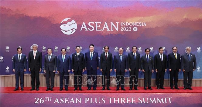 PM Pham Minh Chinh and other leaders at the ASEAN-Canada Summit. VNA Photo: Dương Giang 