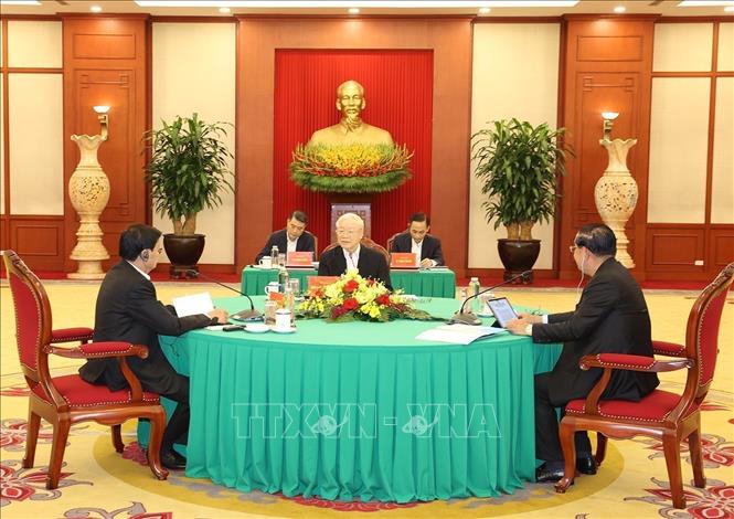 General Secretary of the Communist Party of Vietnam Nguyen Phu Trong (C) speaks at the meeting. VNA Photo: Trí Dũng 