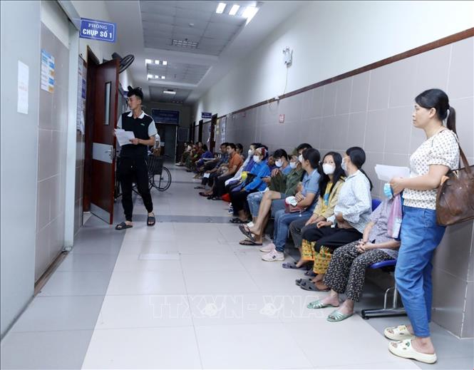 Bệnh nhân đến khám bệnh tại Khoa Chẩn đoán hình ảnh, Bệnh viện Đa khoa tỉnh Lạng Sơn. Ảnh: Anh Tuấn – TTXVN