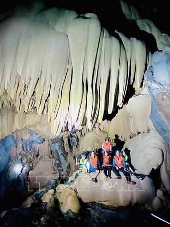 The majestic beauty of the Son Nu (mountain girl) cave. Photo by courtesy/VNA 