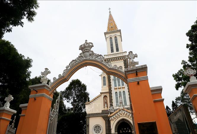 Huyen Sy church is Gothic design with Romanesque decorative elements. VNA Photo: Hồng Đạt