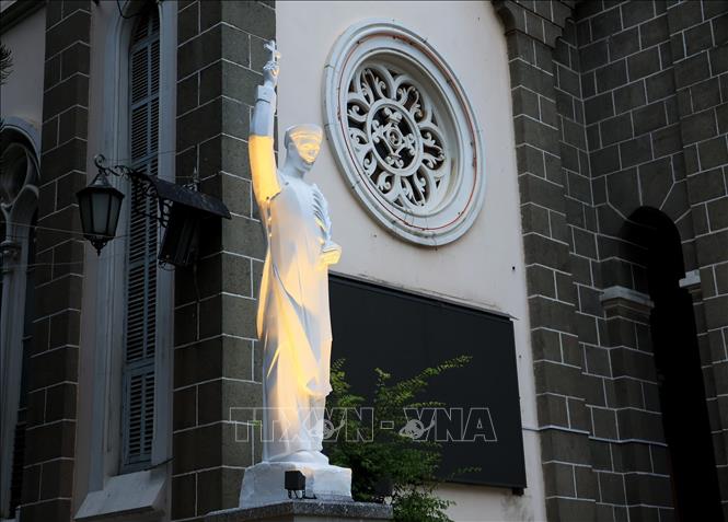 Statue of St. Mathew Le Van Gam in front of Huyen Sy church, who was a priest that was beheaded for his action against the order to expel a fellow priest to Singapore from the Nguyen Dynasty. VNA Photo: Hồng Đạt