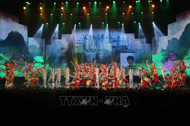 Chương trình văn nghệ tại gala. Ảnh: TTXVN phát