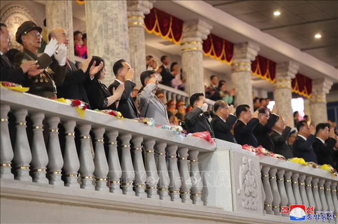 Các quan chức cấp cao Triều Tiên tại cuộc duyệt binh của lực lượng bán quân sự ở Bình Nhưỡng nhân kỷ niệm 75 năm ngày Quốc khánh, ngày 8/9/2023. Ảnh: KCNA/TTXVN