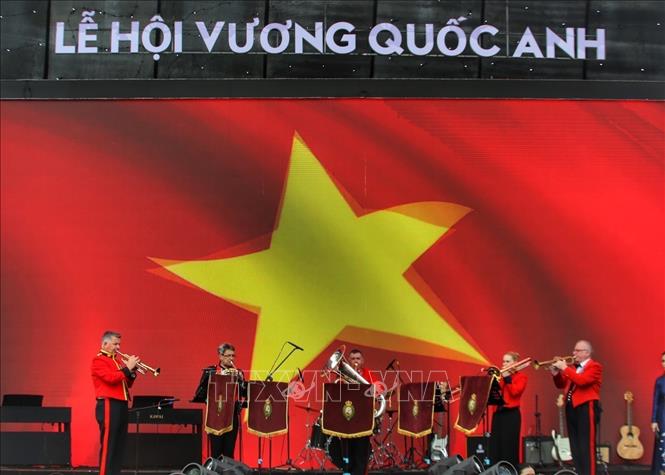 Màn biểu diễn của ban nhạc quân đội Anh tại lễ khai mạc. Ảnh: Tuấn Đức - TTXVN