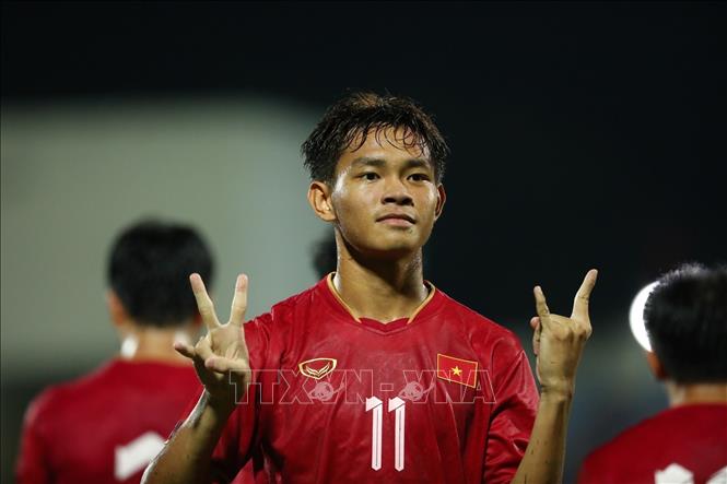 Bùi Vĩ Hào (số 11, Việt Nam) ghi bàn thắng duy nhất của trận đấu ở phút 84. Ảnh: Minh Quyết - TTXVN