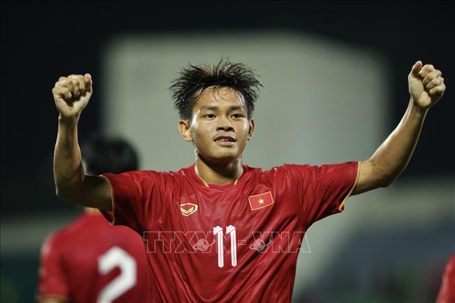 Bùi Vĩ Hào ghi bàn thắng duy nhất của trận đấu ở phút 84. Ảnh: Minh Quyết - TTXVN