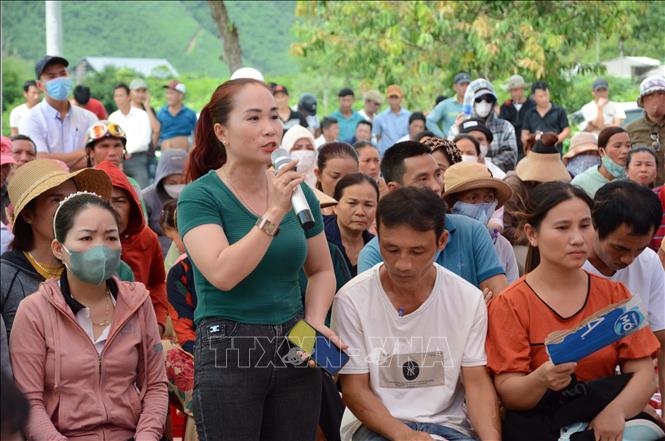 Phụ huynh học sinh tham gia ý kiến tại buổi đối thoại. Ảnh: Văn Dũng-TTXVN