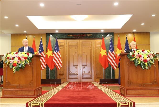 General Secretary of the Communist Party of Vietnam Central Committee Nguyen Phu Trong and US President Joseph R. Biden, Jr. at the press briefing. VNA Photo: Trí Dũng