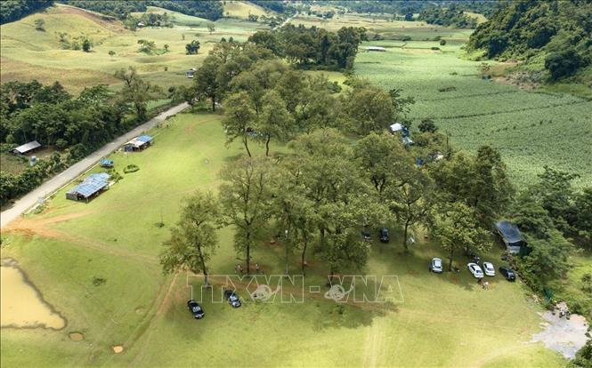 An aerial view of the green and peaceful Bai Bui meadow. VNA Photo: Trọng Đạt 