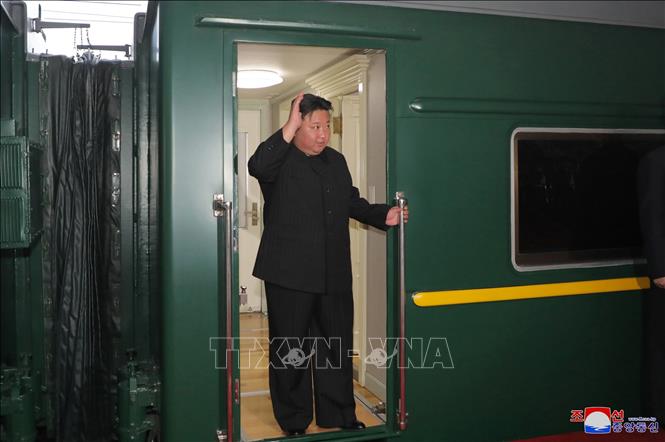 Nhà lãnh đạo Triều Tiên Kim Jong-un lên chuyến tàu tới Nga, khởi hành tại nhà ga ở Bình Nhưỡng, ngày 10/9/2023. Ảnh: KCNA/TTXVN