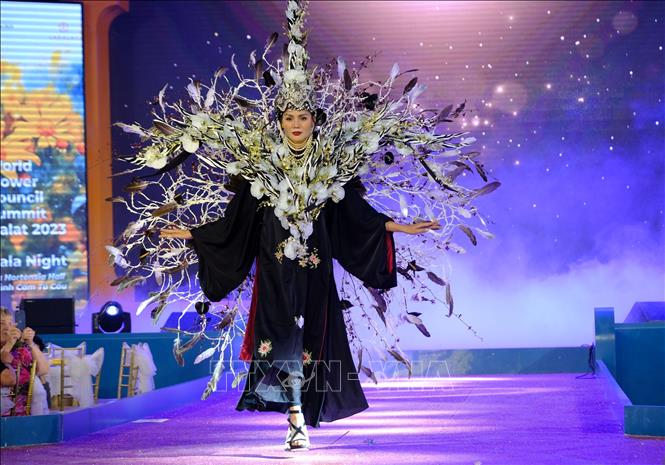 Designer Nguyen Chi Thai's work wins the first prize in the Championship category. VNA Photo: Nguyễn Dũng 