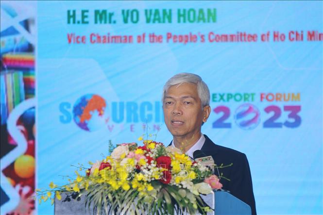 Vice Chairman of the Ho Chi Minh City People's Committee Vo Van Hoan speaks at the event's opening ceremony. VNA Photo: Thanh Vũ