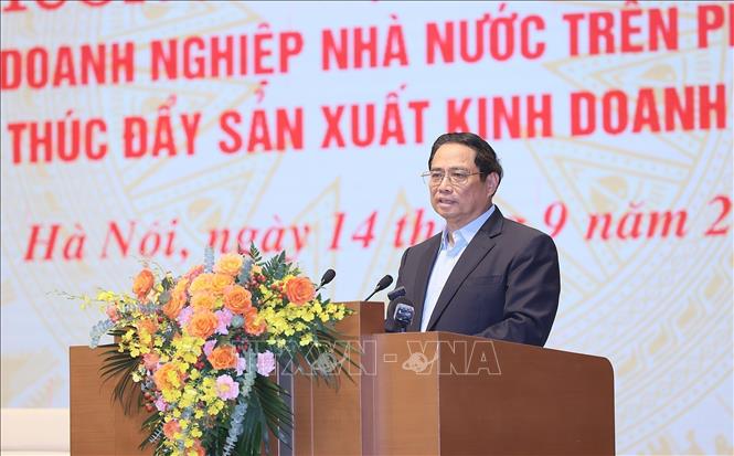 PM Pham Minh Chinh chairs the meeting with State-owned enterprises. VNA Photo: Dương Giang